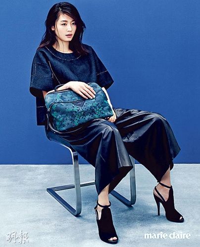 韩星全智贤怀孕3个月拍写真身形依然纤瘦（图）
