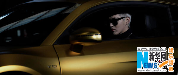 老炮儿冯小刚不含糊 吴亦凡白发飙车视频曝光【组图】