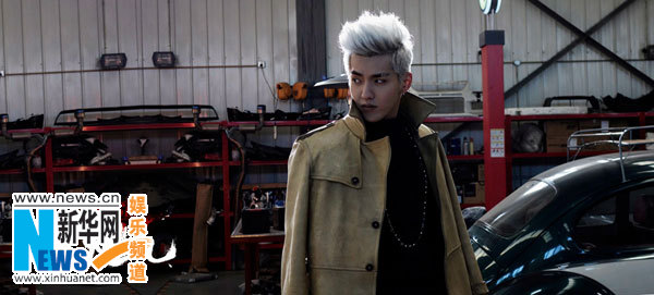 老炮儿冯小刚不含糊 吴亦凡白发飙车视频曝光【组图】