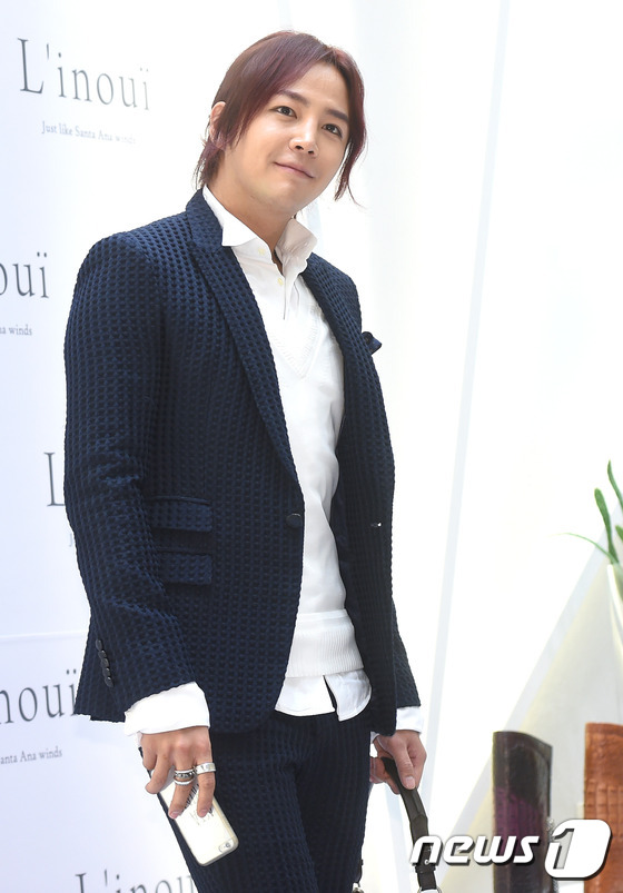 拼长腿！张根硕现身略发福 李钟硕盛骏NANA齐秀长腿【组图】