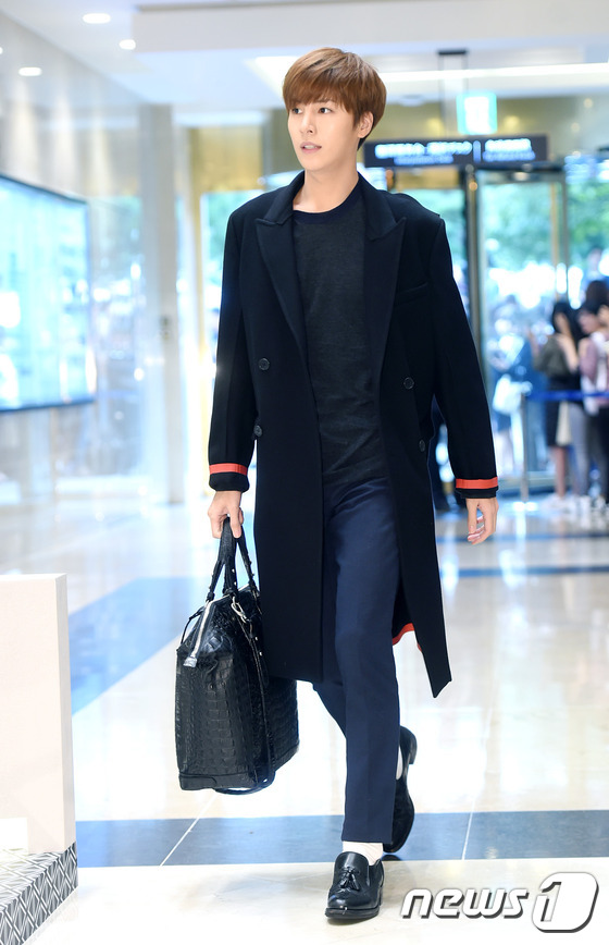 拼长腿！张根硕现身略发福 李钟硕盛骏NANA齐秀长腿【组图】