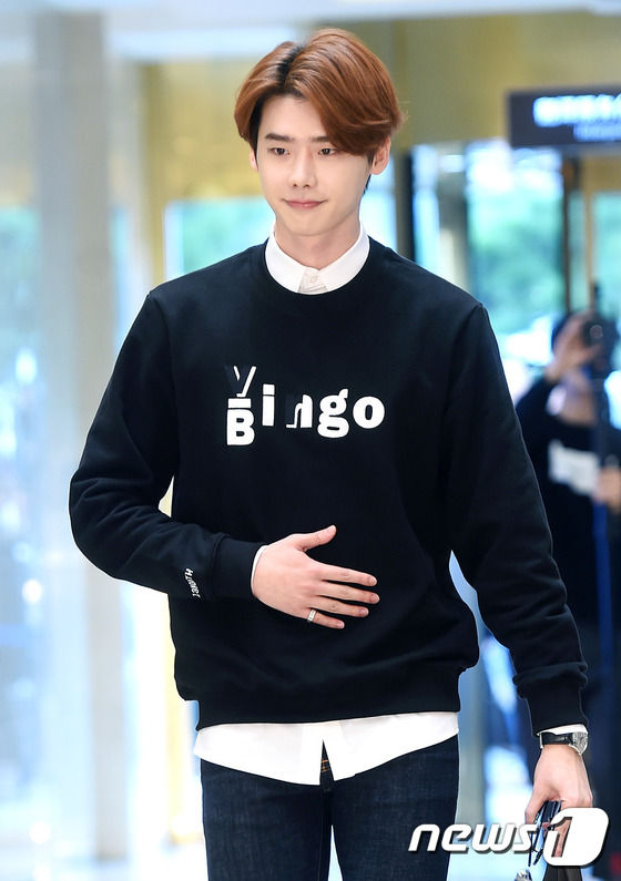 拼长腿！张根硕现身略发福 李钟硕盛骏NANA齐秀长腿【组图】