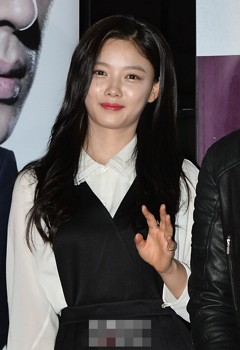 金所炫金赛纶助阵金有贞新作 韩国三小花旦同台比美【组图】