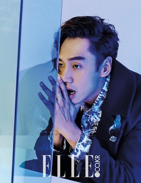 李光洙偏分发型变身型男 与朴宝英拍写真CP感十足【组图】