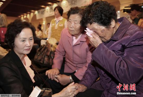 当地时间10月19日，在韩朝离散家属团聚活动倒计时一天之际，同96名在朝方家属（不包括陪同家属）团聚的393名韩方离散家属在江原道束草集合。