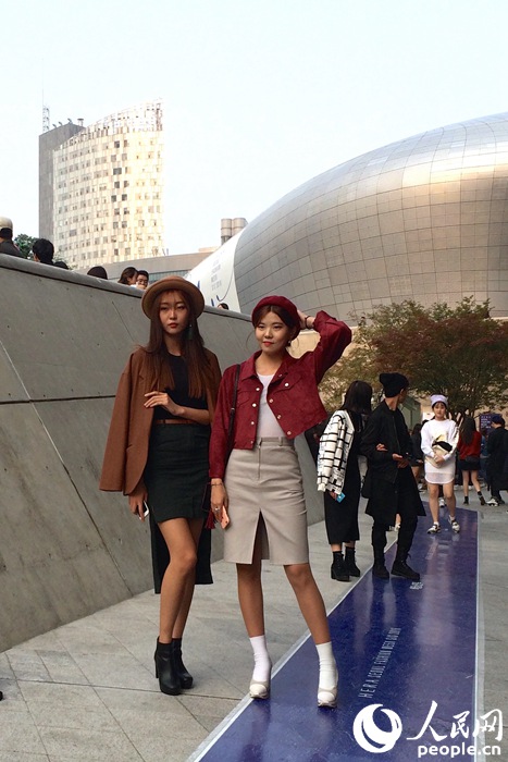 2016首尔时装周 看街头潮人玩转时尚【组图】