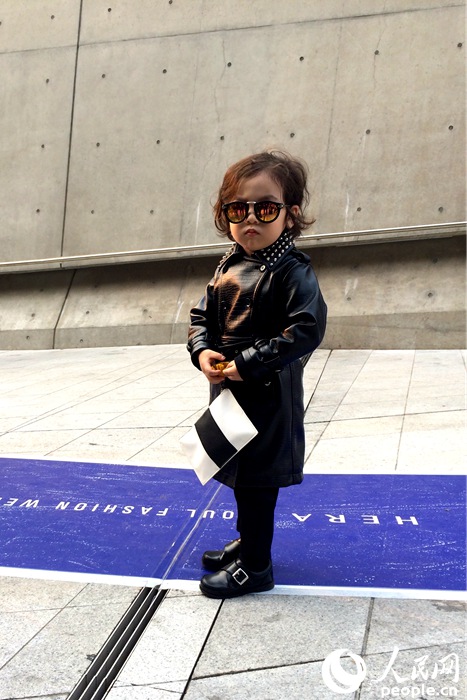 2016首尔时装周 看街头潮人玩转时尚【组图】