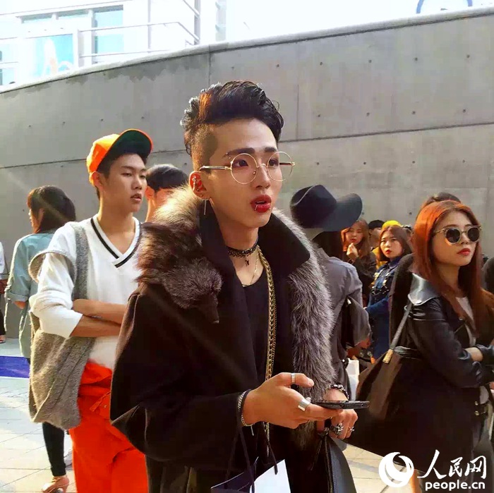 2016首尔时装周 看街头潮人玩转时尚【组图】