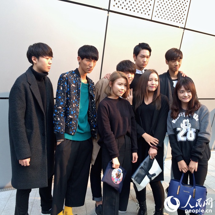 2016首尔时装周 看街头潮人玩转时尚【组图】