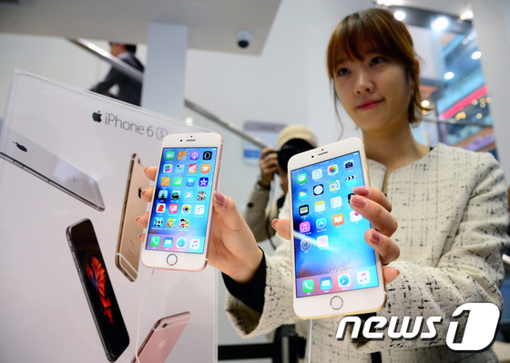 iPhone 6s今起韩国开售 果粉热情高涨排长队抢购【组图】