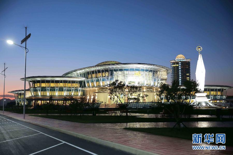 （国际）（5）金正恩视察新建成的科技综合大楼