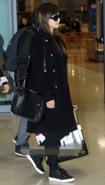 宋茜偏爱韩范长款风衣 教你冬季显瘦这么搭【组图】