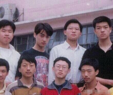 权志龙胡歌王凯金秀贤少女时代 中韩明星旧照全盘点【组图】