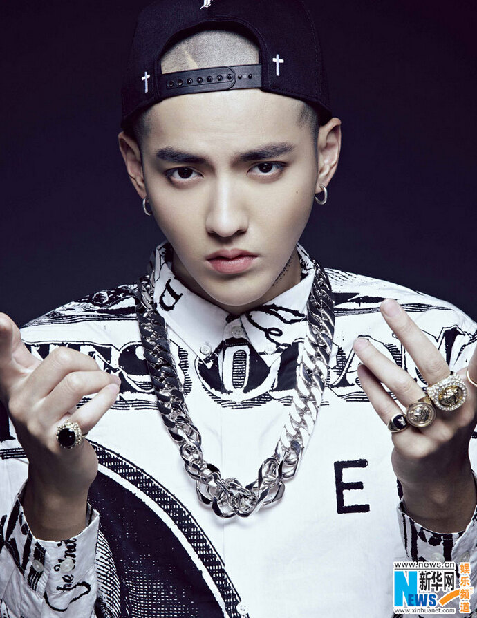 吴亦凡写真尽展嘻哈风 新歌《Bad Girl》MV获赞【组图】