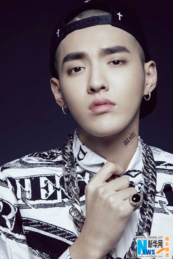吴亦凡写真尽展嘻哈风 新歌《Bad Girl》MV获赞【组图】