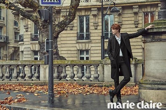 李钟硕巴黎写真公开 长腿抢眼帅气逼人【组图】