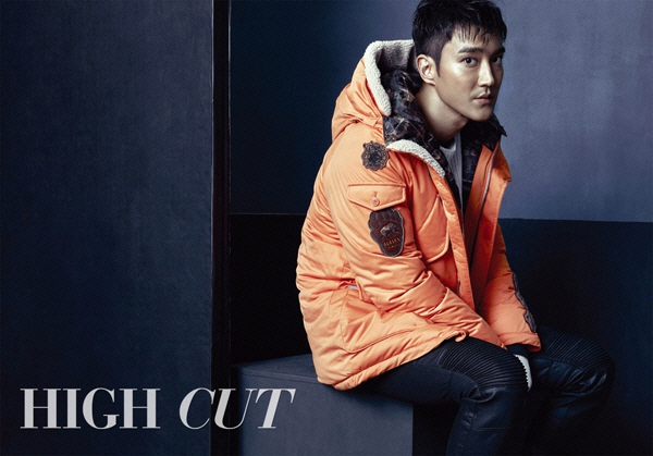 崔始源剃须后拍写真 坦言对入伍有些不安【组图】