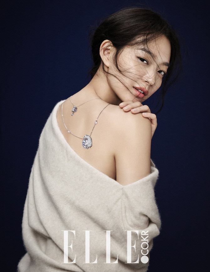 《Oh My Venus》申敏儿时尚大片 优雅魅力比珠宝闪耀【组图】