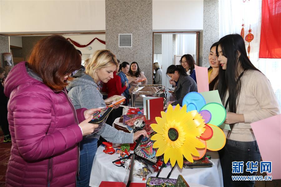 （XHDW）（2）平壤国际妇女协会举办冬季慈善义卖活动