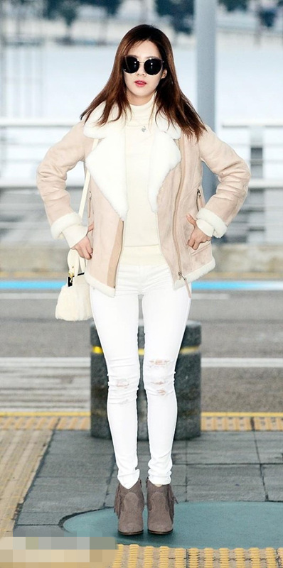 少女时代机场时尚超吸睛 允儿Tiffany冬季露腿不怕冷【组图】