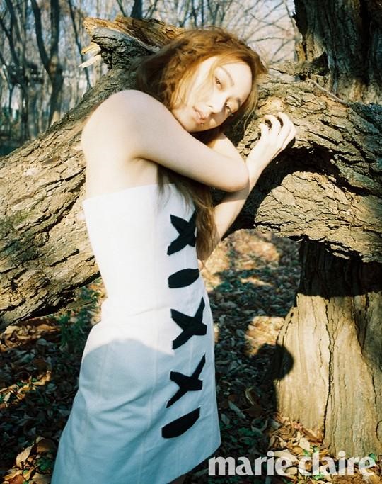 F(x)郑秀晶森林写真公开 孤傲高冷现“冰山公主”魅力【组图】