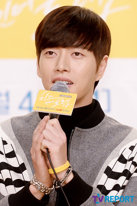 《奶酪陷阱》举行发布会 朴海镇徐康俊南柱赫首同台拼人气【组图】