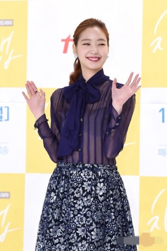 《奶酪陷阱》举行发布会 朴海镇徐康俊南柱赫首同台拼人气【组图】