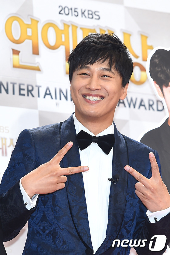 KBS演艺大赏刘在石姜虎东同台 朴宝剑AOA雪炫获新人奖【组图】