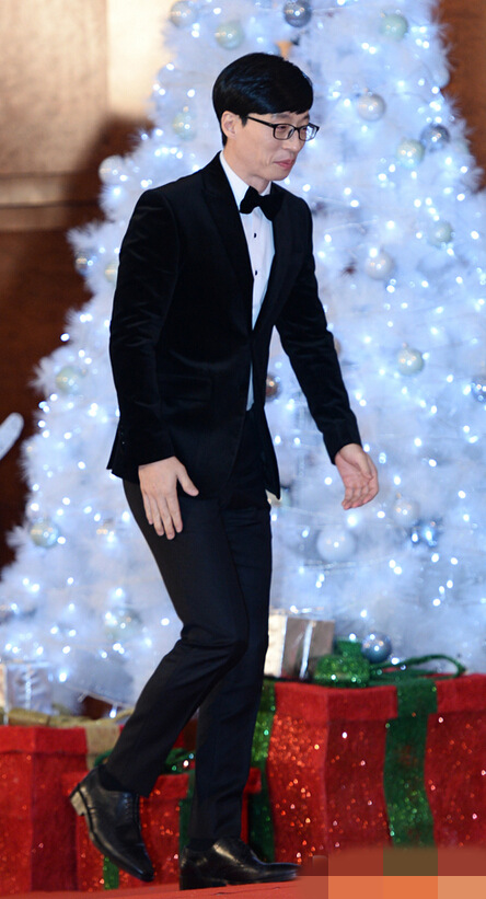 &ldquo;SBS演艺大赏&rdquo;众星齐现身 刘在石金炳万共获大赏【组图】