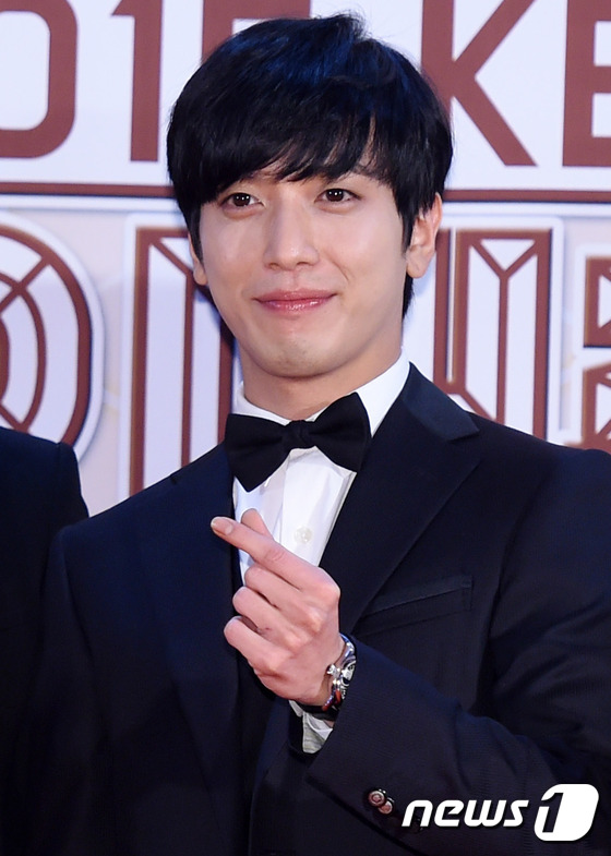 &ldquo;KBS歌谣大祝祭&rdquo;红毯汇总 exo少女时代郑容和Got7齐现身【组图】