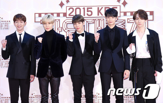 &ldquo;KBS歌谣大祝祭&rdquo;红毯汇总 exo少女时代郑容和Got7齐现身【组图】