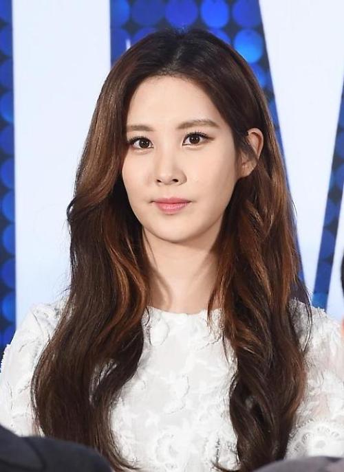 少女时代徐贤出席音乐剧《妈妈咪呀》见面会