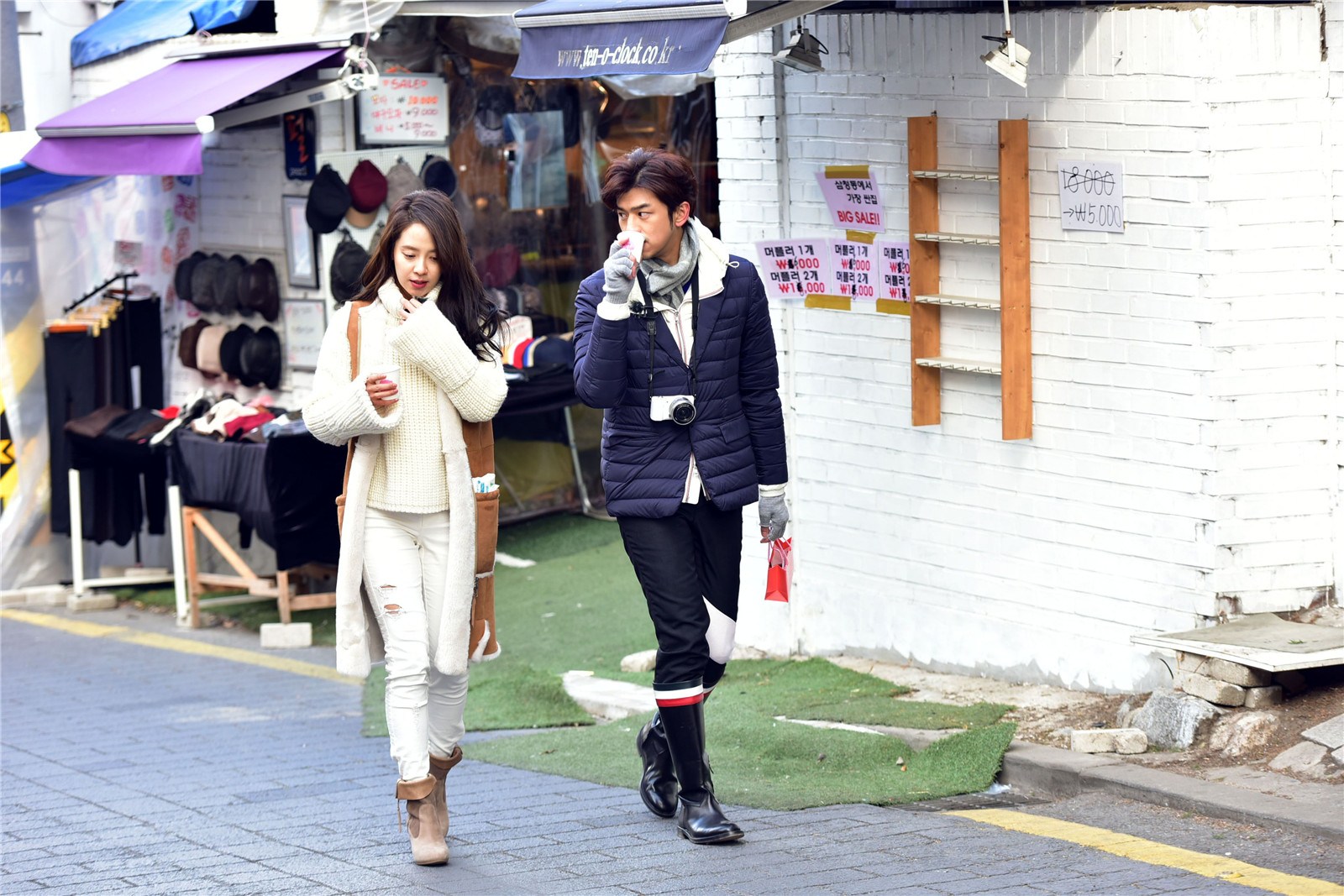 陈柏霖宋智孝现身首尔街头 组&ldquo;CP&rdquo;录节目