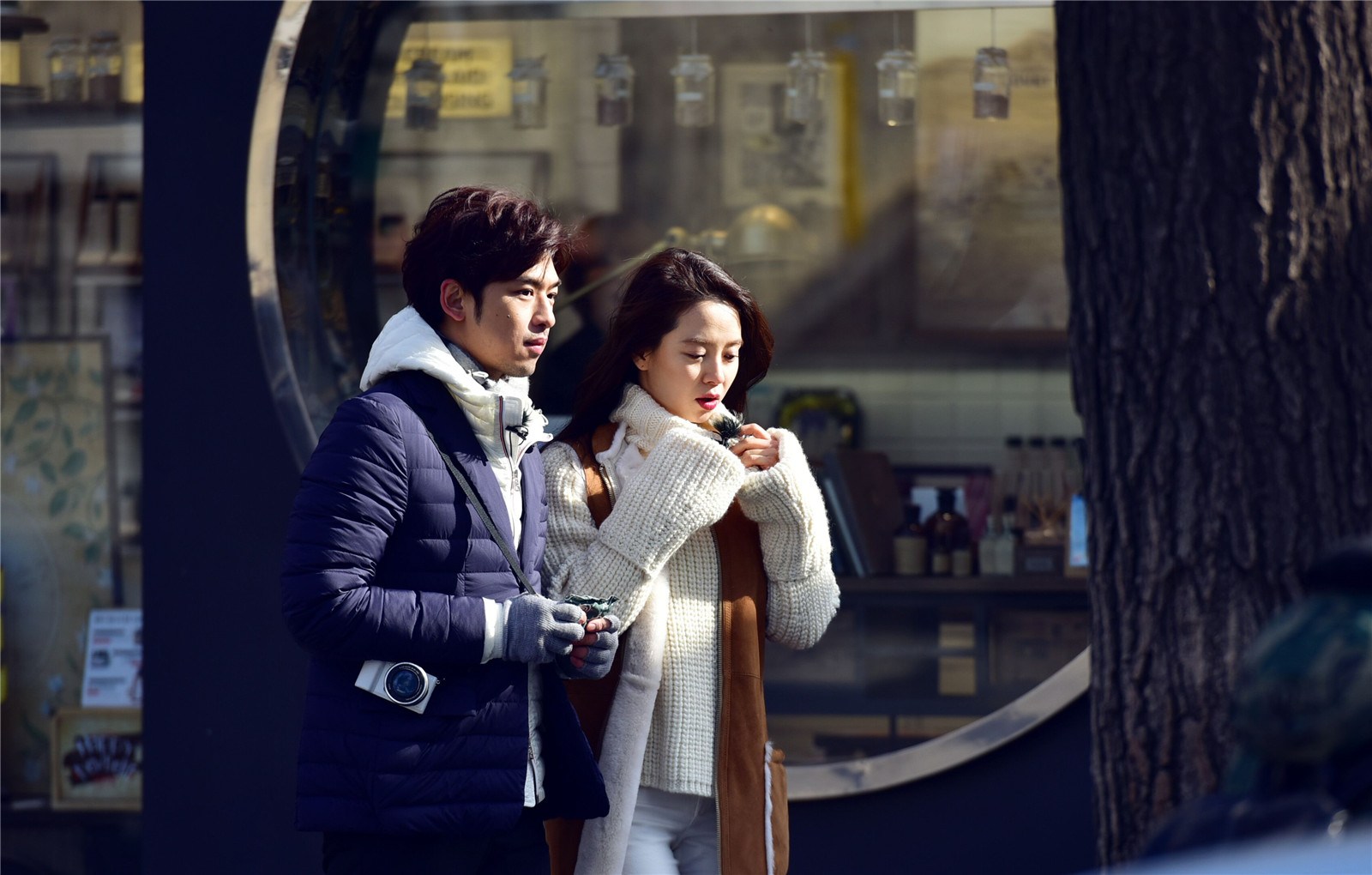 陈柏霖宋智孝现身首尔街头 组&ldquo;CP&rdquo;录节目