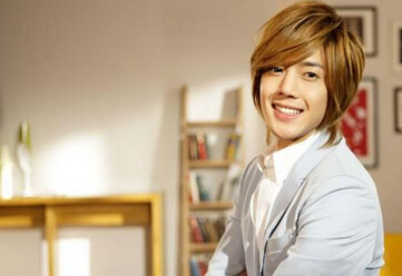 男一女主爱男二我们来爱 中韩偶像剧痴情男二号！