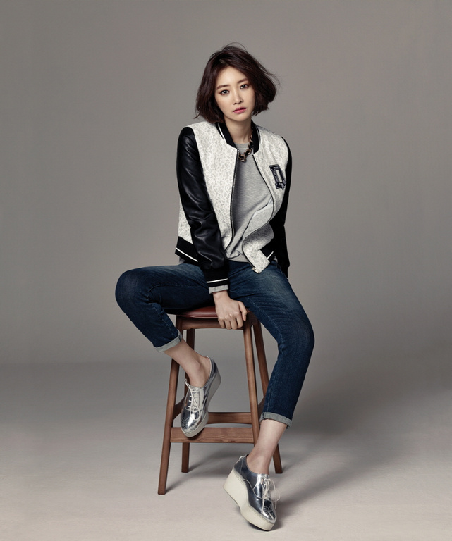 少女时代秀英f(x)郑秀晶孔孝真高俊熙 那些帅气逼人的韩国女星【组图】