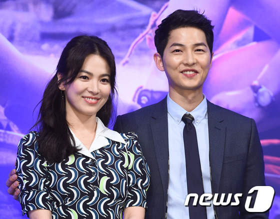 《太阳的后裔》发布会宋仲基宋慧乔齐现身 SHINee温流荧屏首秀【组图】