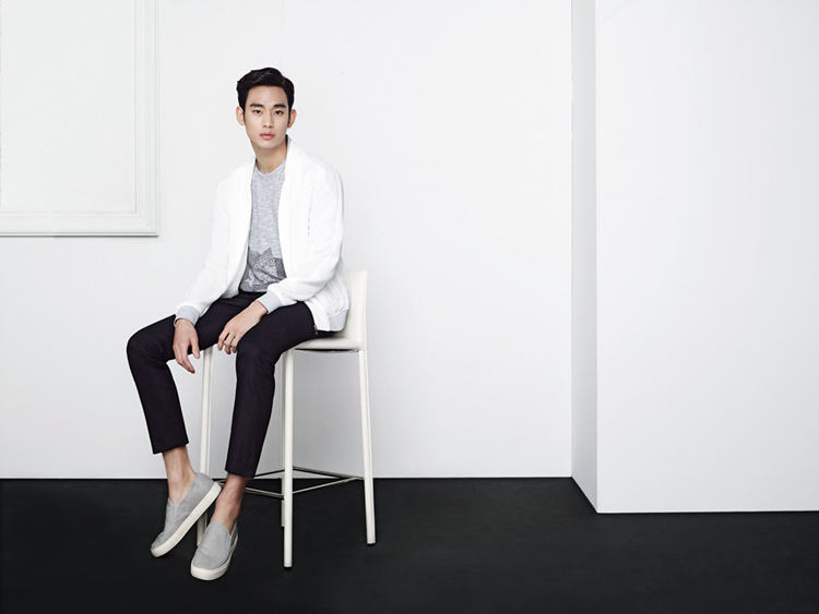 金秀贤春季写真展温暖笑容 穿西装精致有型【组图】