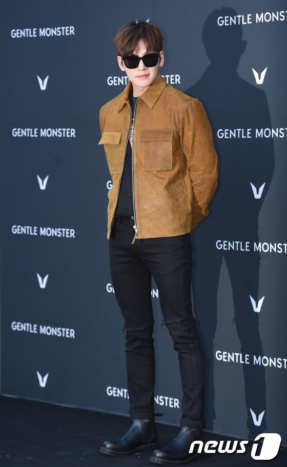 孔孝真现身露眉卷刘海抢镜 池昌旭李多海潮装亮相【组图】