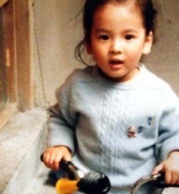 《太阳的后裔》主演童年照公开 宋仲基宋慧乔从小美到大【组图】