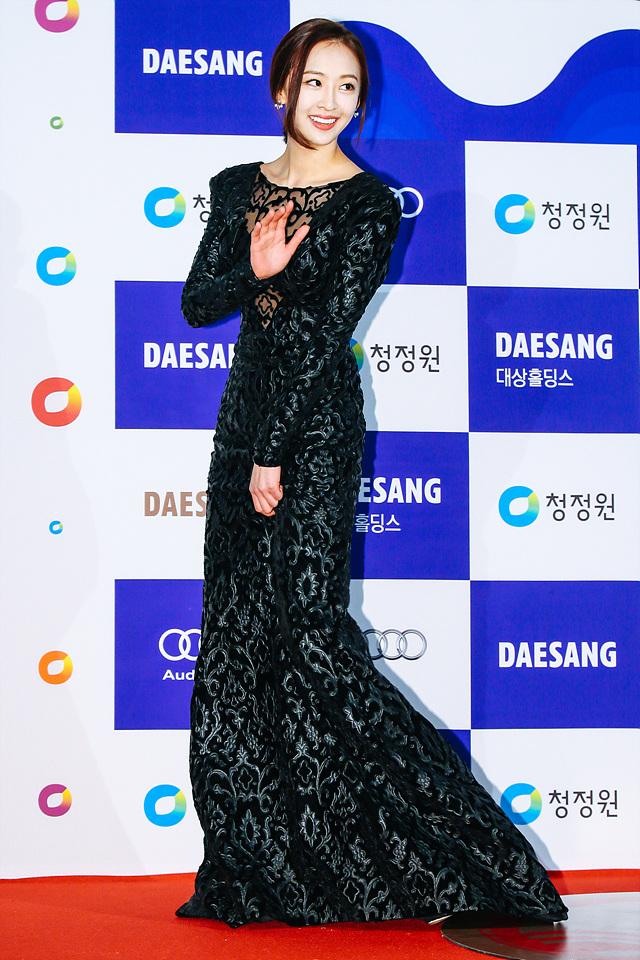 女团SISTAR多顺主演韩中合拍片《奇怪的同居》