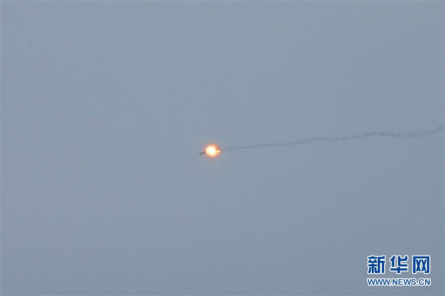 （国际）（1）朝鲜试射新型防空火箭