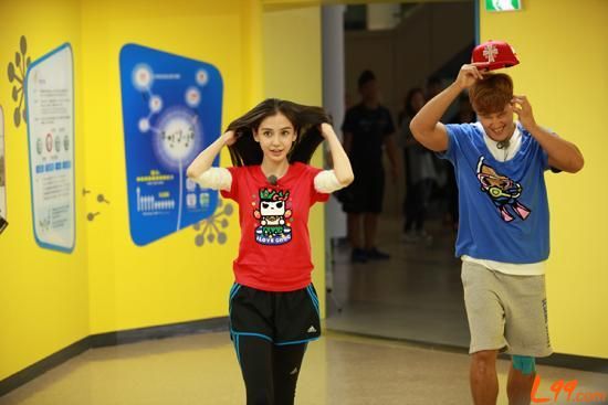 中韩跑男团再次同框&ldquo;相爱相杀&rdquo; 跑男4韩国录制【组图】