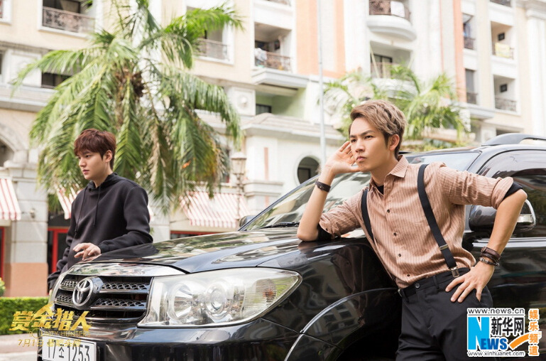 《赏金猎人》李敏镐钟汉良&ldquo;男神下凡&rdquo; 唐嫣美艳霸气【组图】