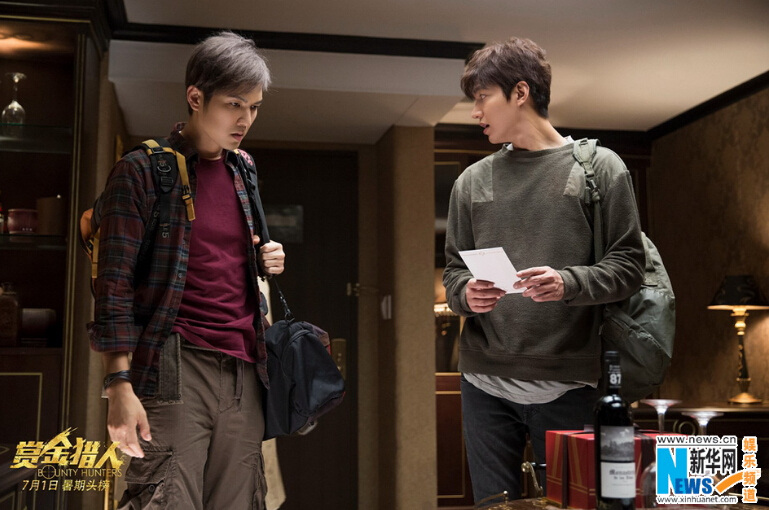 《赏金猎人》李敏镐钟汉良&ldquo;男神下凡&rdquo; 唐嫣美艳霸气【组图】