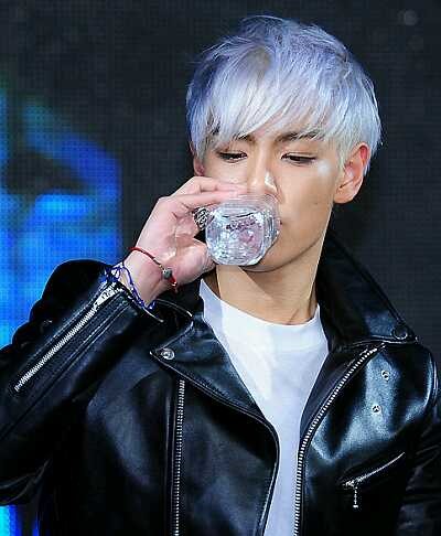 bigbang权志龙EXO灿烈世勋 韩男团中的银发美少年盘点【组图】