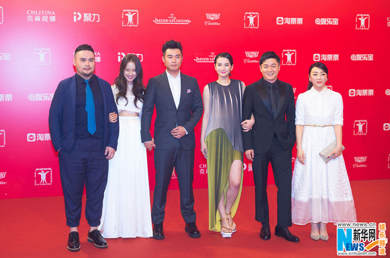 宋智孝陈赫亮相上海电影节红毯 &ldquo;懵智&rdquo;白裙秀蛮腰【组图】