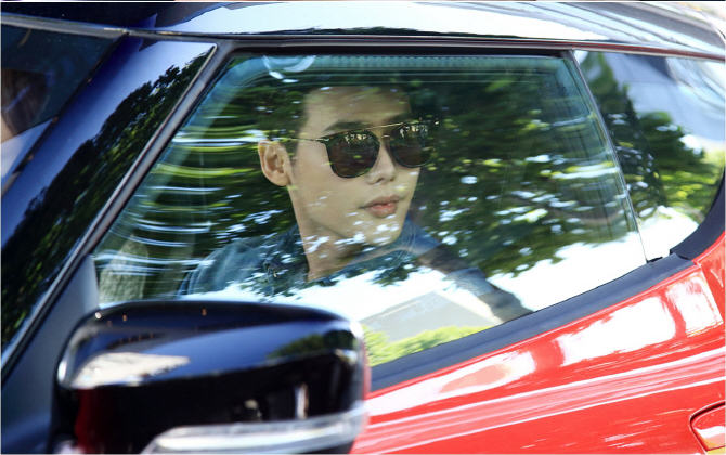 李钟硕新剧变身青年财阀 饰演风投企业家【组图】