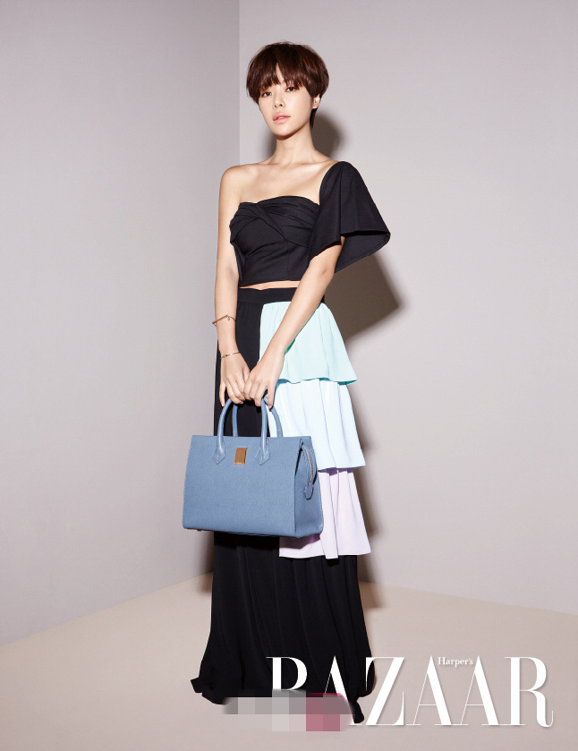 《好运罗曼史》黄正音时尚写真OL范 短发干净利落【组图】