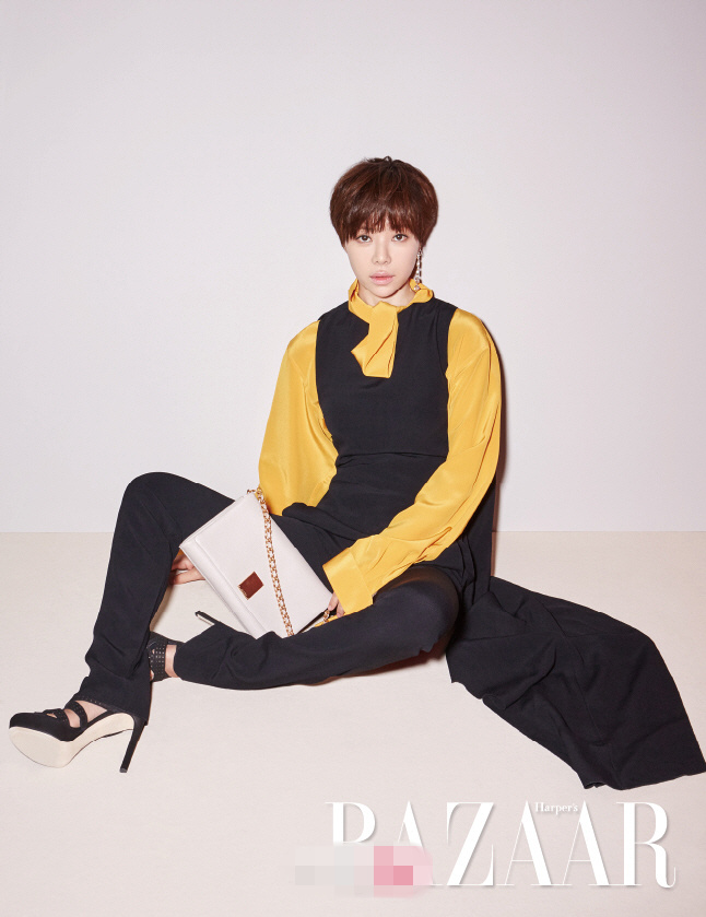 《好运罗曼史》黄正音时尚写真OL范 短发干净利落【组图】